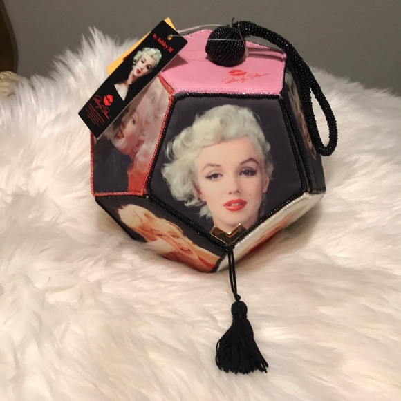 Marilyn Monroe Handbags - BNWT RARE Marilyn Monroe Handbag!